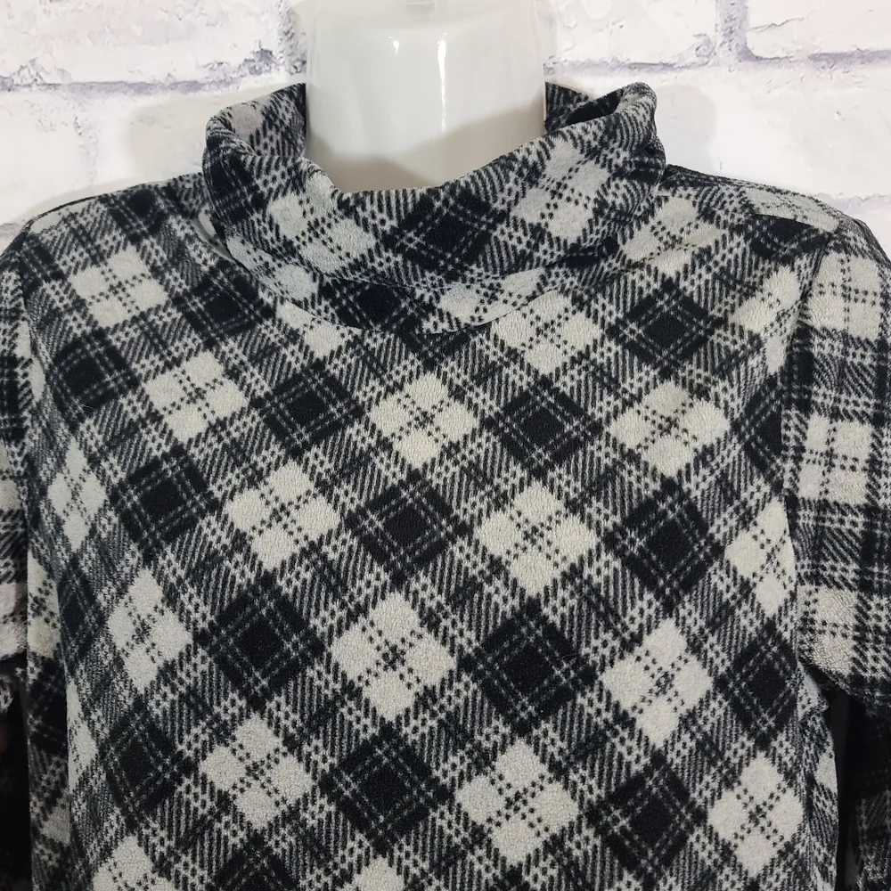 LL Bean Plaid Fleece Turtleneck - Picture 3 of 4